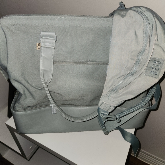 Beis bundle weekender and fanny pack in slate - Picture 2 of 7